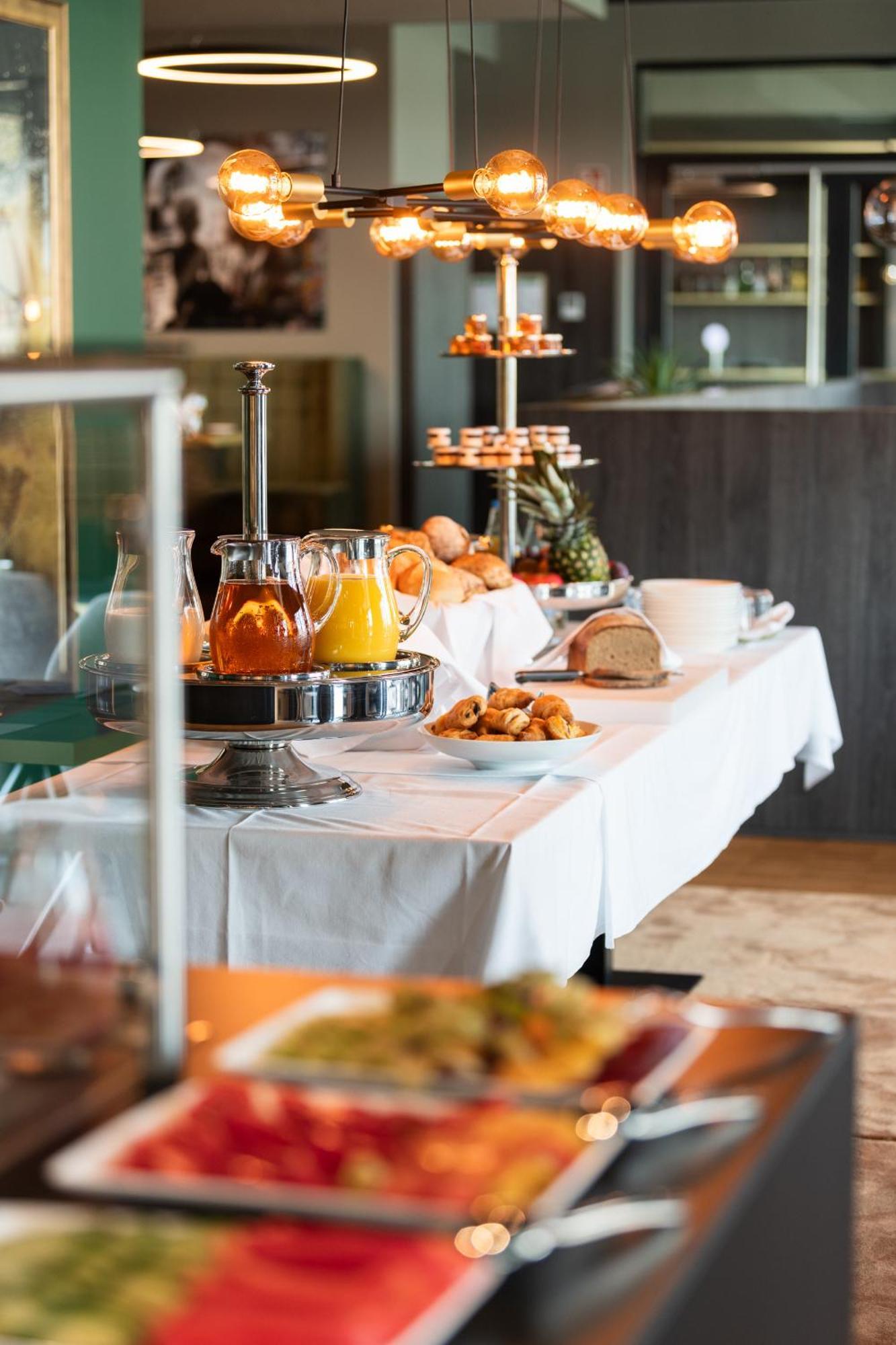 Target World Hunter'S Lodge Landscheid Bagian luar foto